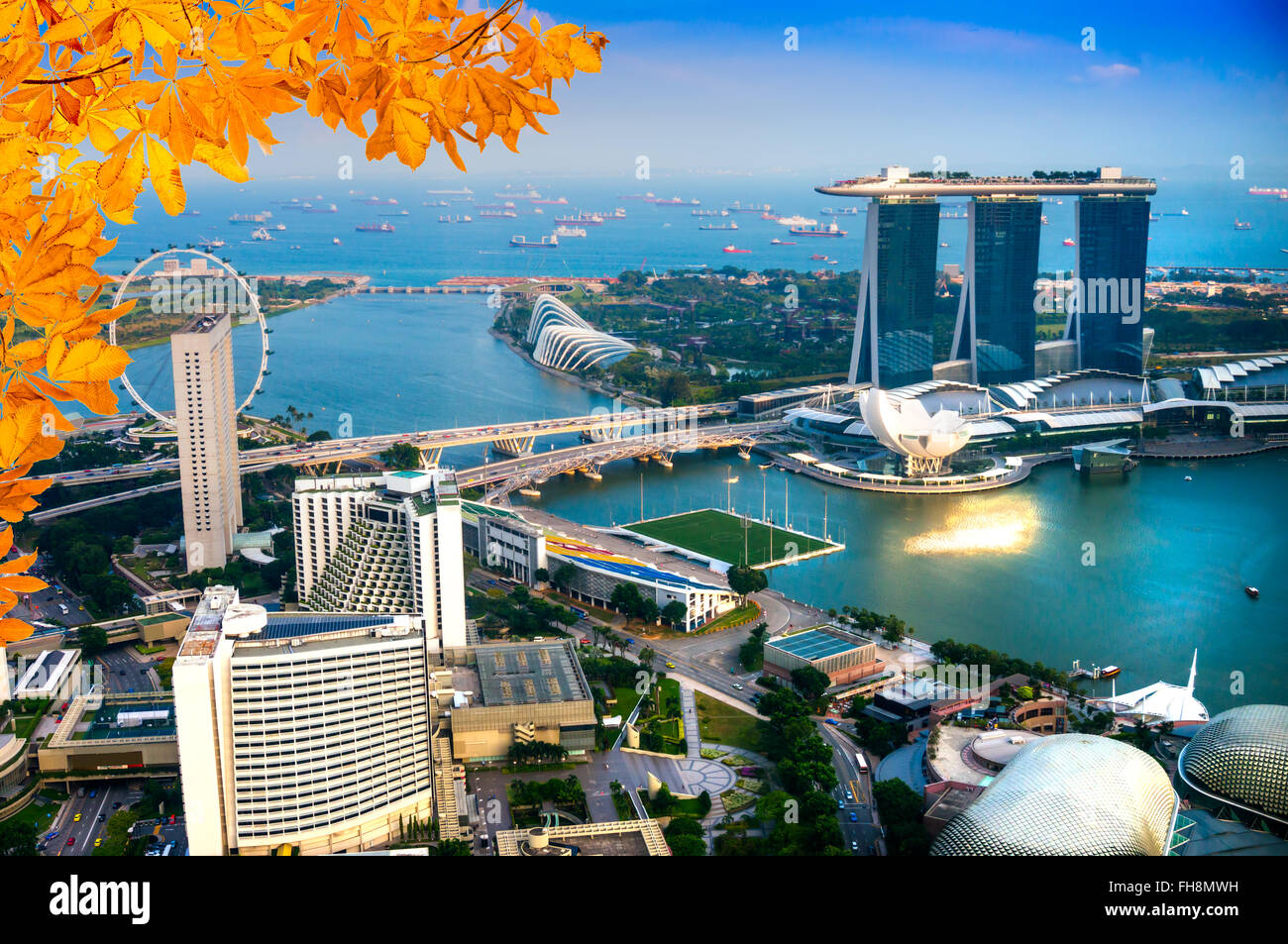 Ampio angolo di vista di Singapore dello skyline della citta'. Foto Stock