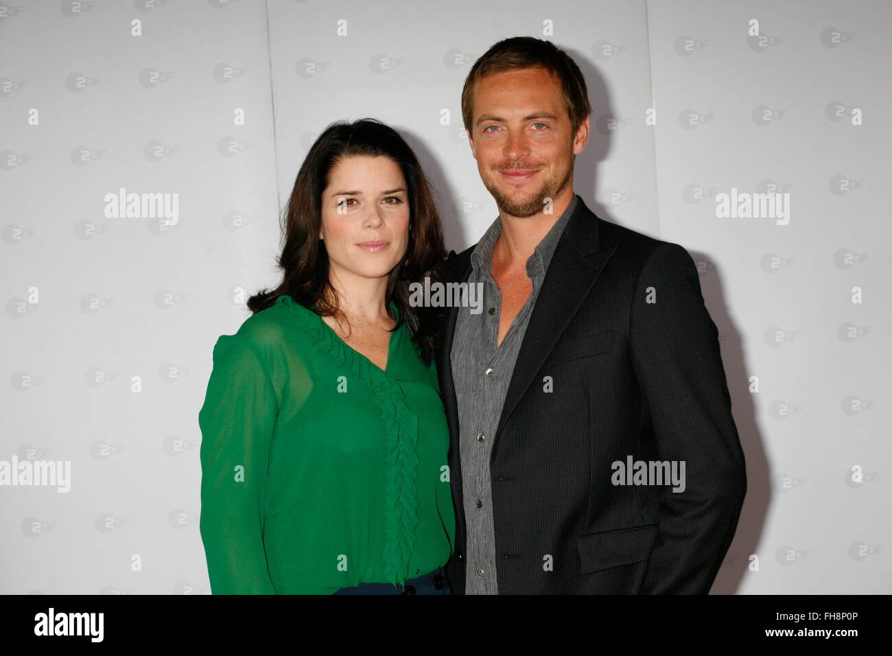 Serie TV, 'Sea Lupo', DEU 2009 - 2010, stagione 1, episodio 1 - 2, la foto chiamata con: Neve Campbell, Sebastian Koch, a terze parti Permissions-Neccessary Foto Stock