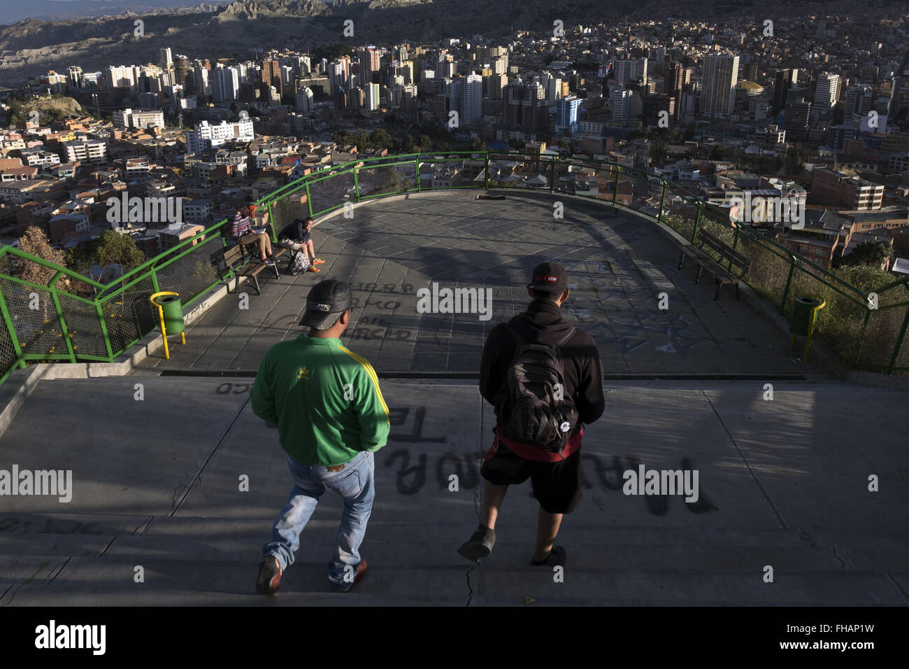 Vista della città di La Paz dal belvedere Killi Killi. Foto Stock