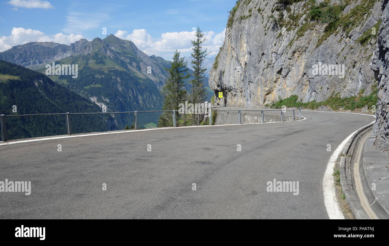 Il Passo di Klausen (altitudine: 1.948 metri o 6.391 piedi) è un alto passo di montagna nelle Alpi svizzere. Foto Stock