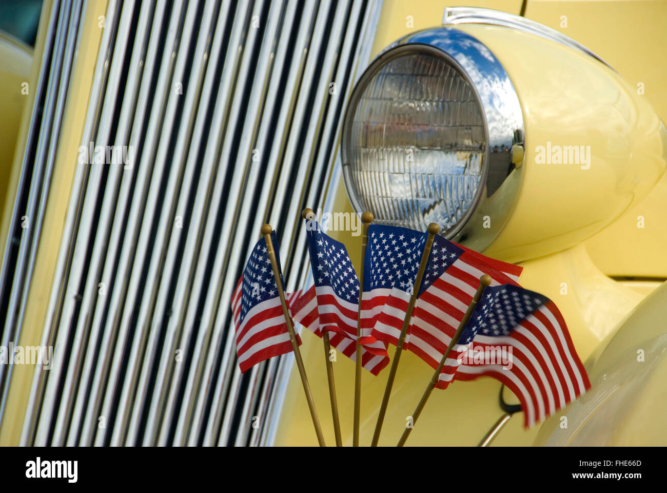 1936 Packard 120B convertible sedan dettaglio con bandierine americane, San Paolo Rodeo Parade, San Paolo, Oregon Foto Stock