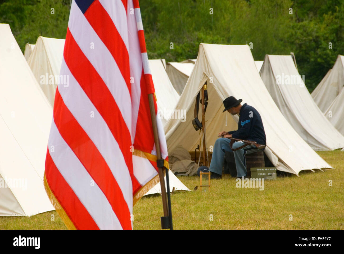 Union Camp con bandiera, guerra civile rievocazione, Willamette Missione del parco statale, Oregon Foto Stock