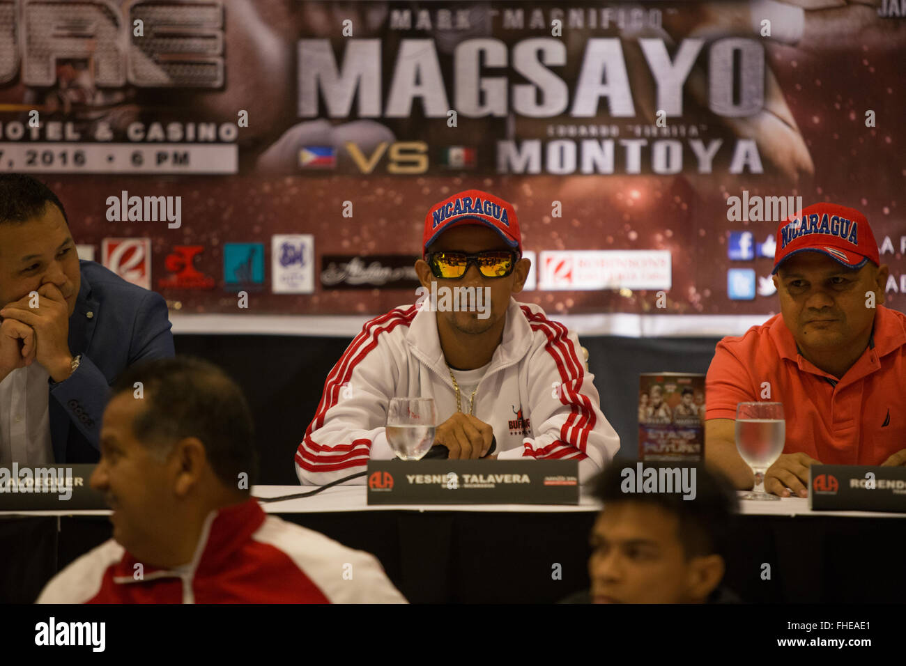 Cebu City, Filippine 25/2/2016.ultima conferenza stampa al Waterfront Hotel per inscatolare promozione Pinoy orgoglio 35 'Stelle del Futuro' bout principale essendo tra imbattuto filippino principe Albert Pagara (25-0) VS Yesner Talavera (Messico) (W15 L3 D1), per la WBO Intercontinental Jr. piuma campionato. Credito: galleria immagini2/Alamy Live News Foto Stock