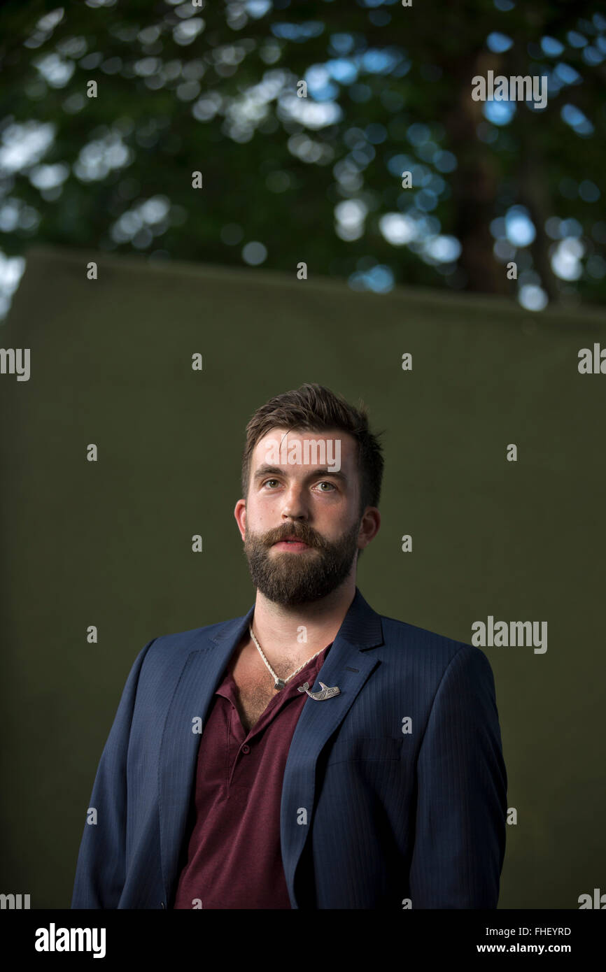 Scrittore britannico e illustrator Nick Hayes, raffigurato all'Edinburgh International Book Festival dove ha parlato del suo nuovo romanzo grafico di Woody Guthrie. Le tre settimane di evento è il più grande del mondo festival letterario e viene mantenuto durante l'annuale Festival di Edimburgo. L'evento 2014 featured conferenze e presentazioni da oltre 500 autori provenienti da tutto il mondo ed è stata la trentunesima edizione del festival. Foto Stock