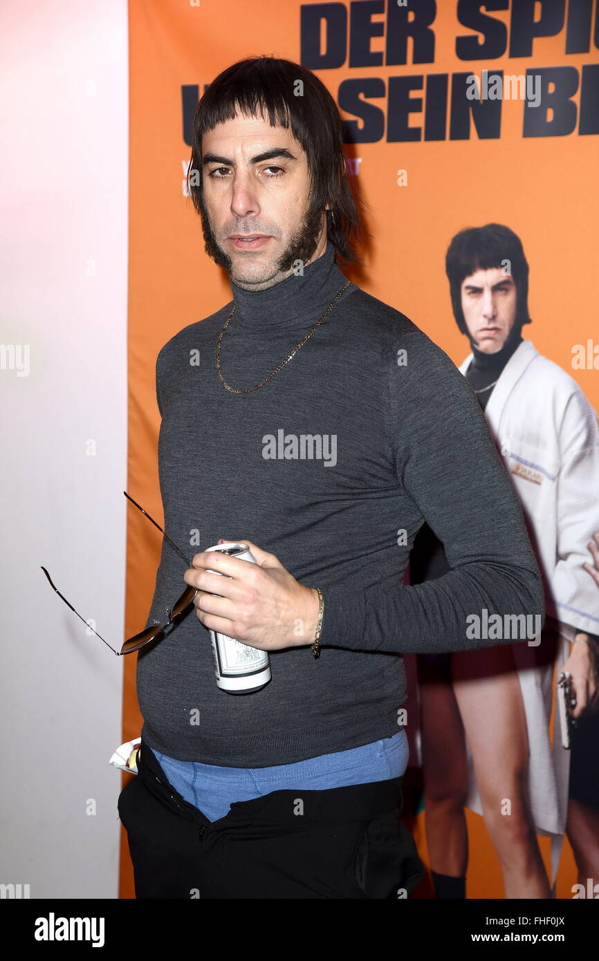 Berlino, Germania. 24 Febbraio, 2016. Sacha Baron Cohen presso la speciale proiezione del suo nuovo film "I fratelli Grimsby" di Berlino, Germania. Febbraio 24, 2016. Credito: dpa picture alliance/Alamy Live News Foto Stock