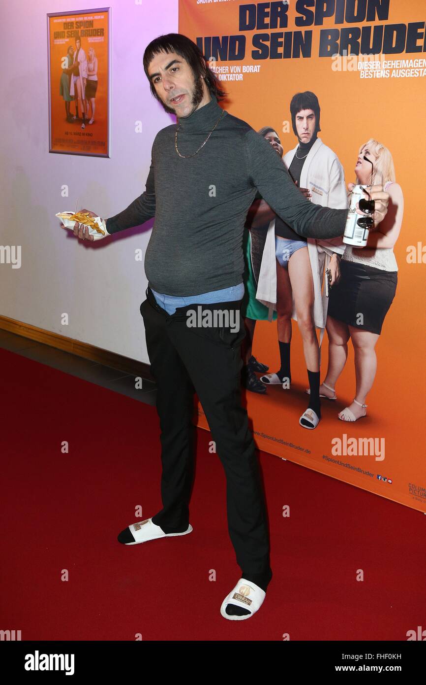 Berlino, Germania. 24 Febbraio, 2016. Sacha Baron Cohen presso la speciale proiezione del suo nuovo film "I fratelli Grimsby" di Berlino, Germania. Febbraio 24, 2016. Credito: dpa picture alliance/Alamy Live News Foto Stock