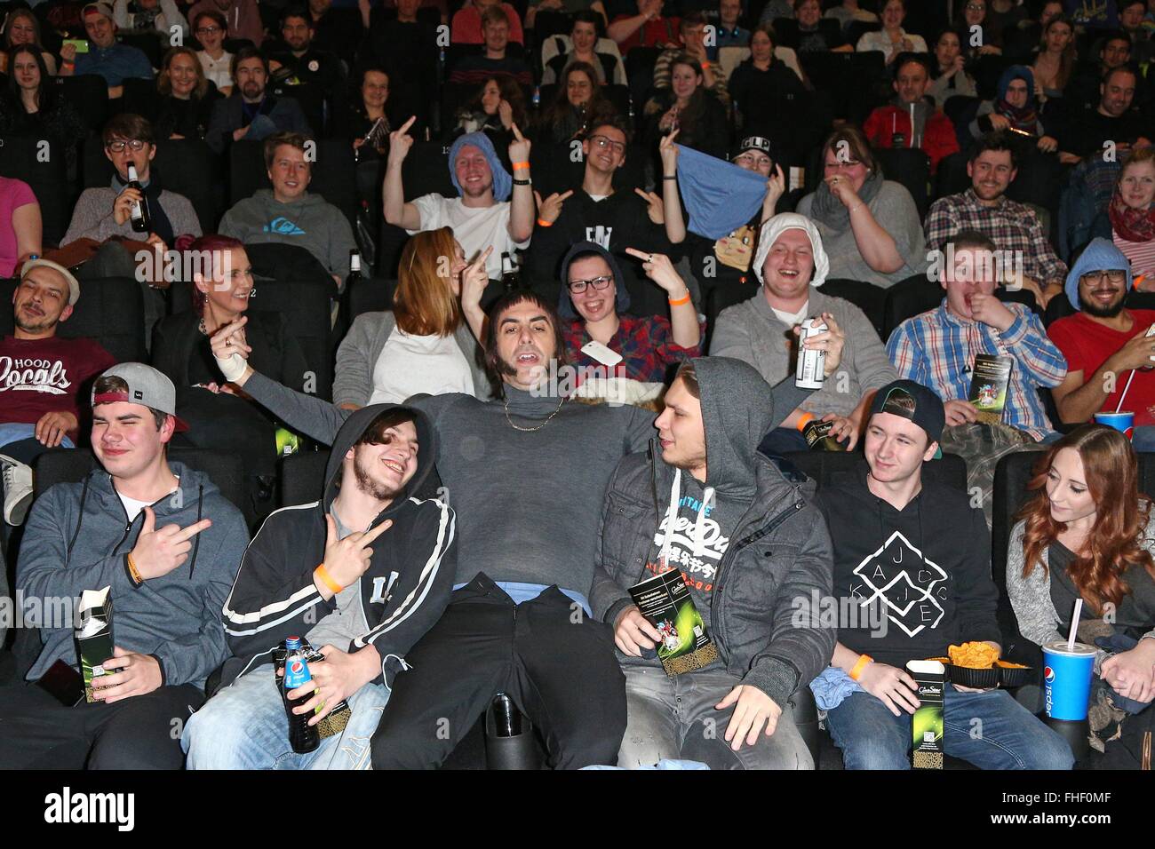 Berlino, Germania. 24 Febbraio, 2016. Sacha Baron Cohen presso la speciale proiezione del suo nuovo film "I fratelli Grimsby" di Berlino, Germania. Febbraio 24, 2016. Credito: dpa picture alliance/Alamy Live News Foto Stock