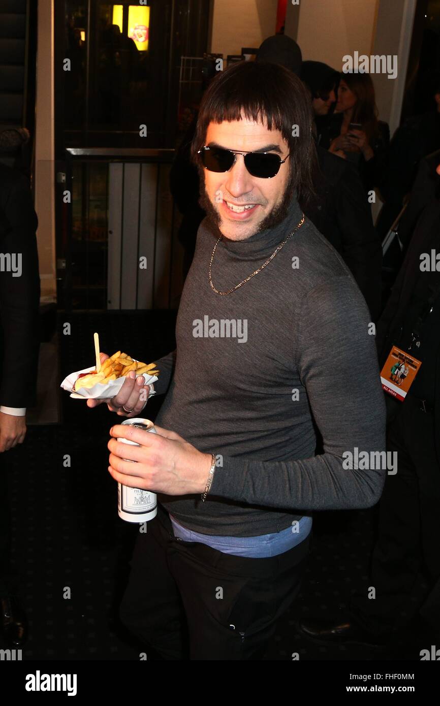 Berlino, Germania. 24 Febbraio, 2016. Sacha Baron Cohen presso la speciale proiezione del suo nuovo film "I fratelli Grimsby" di Berlino, Germania. Febbraio 24, 2016. Credito: dpa picture alliance/Alamy Live News Foto Stock