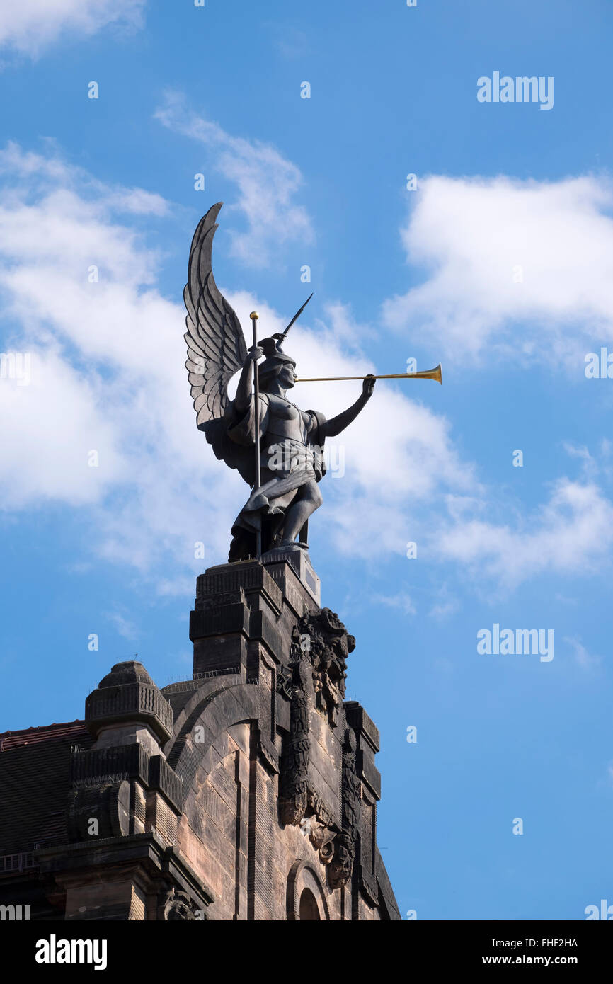 Valkyrie sul tetto del Teatro dell'Opera, Norimberga, Media Franconia, Franconia, Baviera, Germania Foto Stock