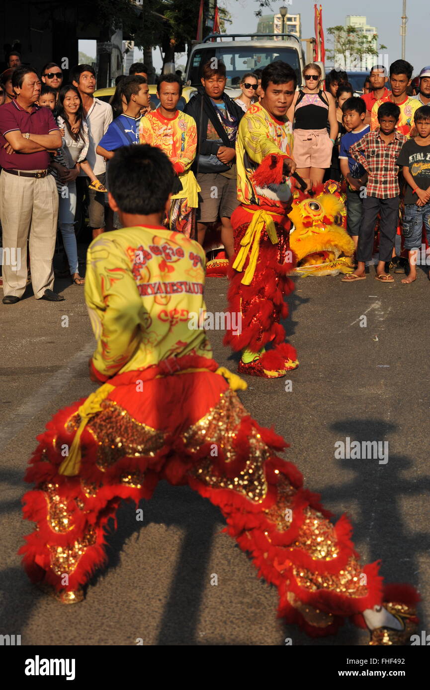 Phnom Penh celebra "Anno della Scimmia' durante il Capodanno cinese. Credito: Kraig Lieb Foto Stock