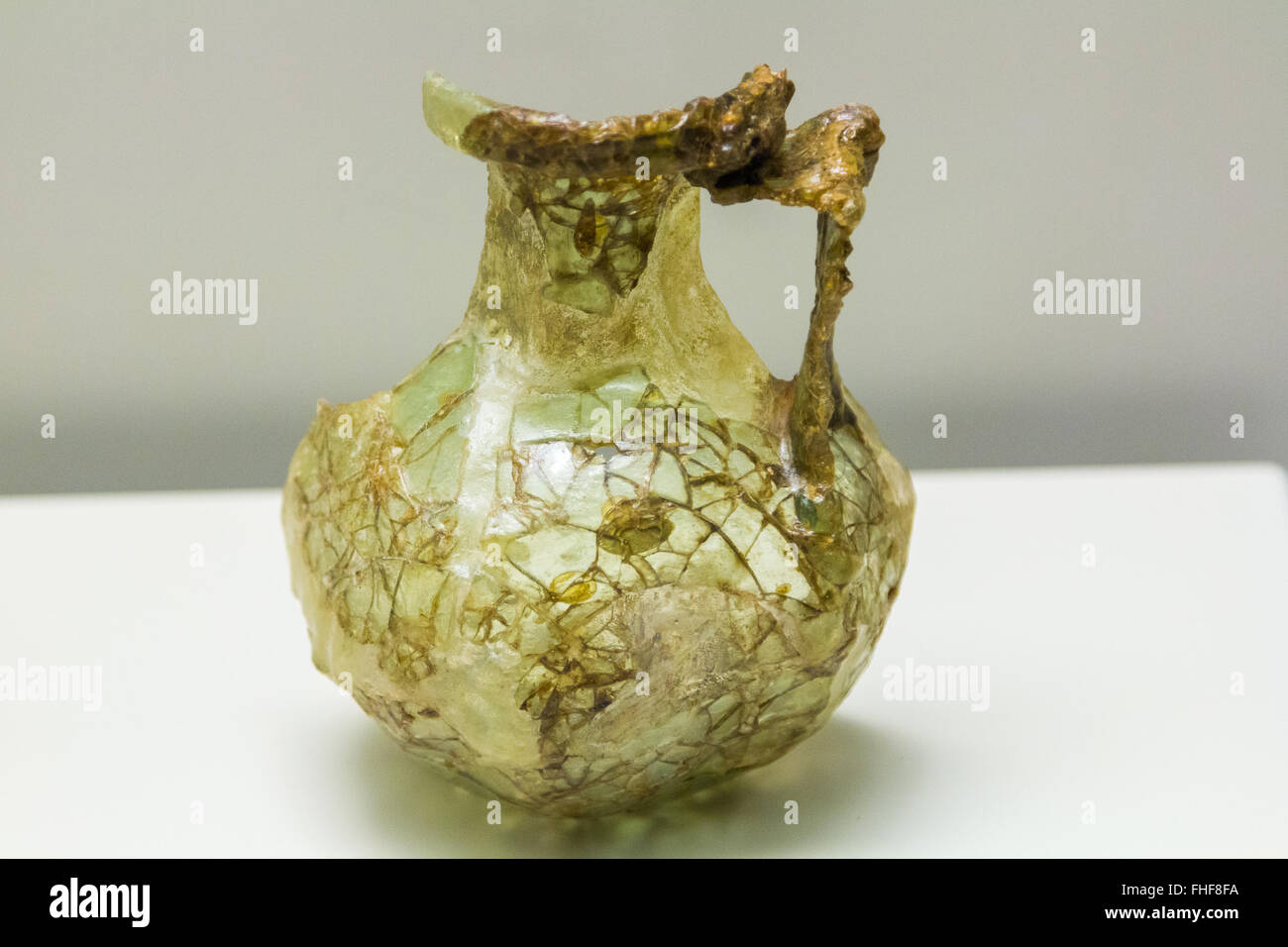 Vecchio vaso di vetro la prima ad essere costruita Foto Stock