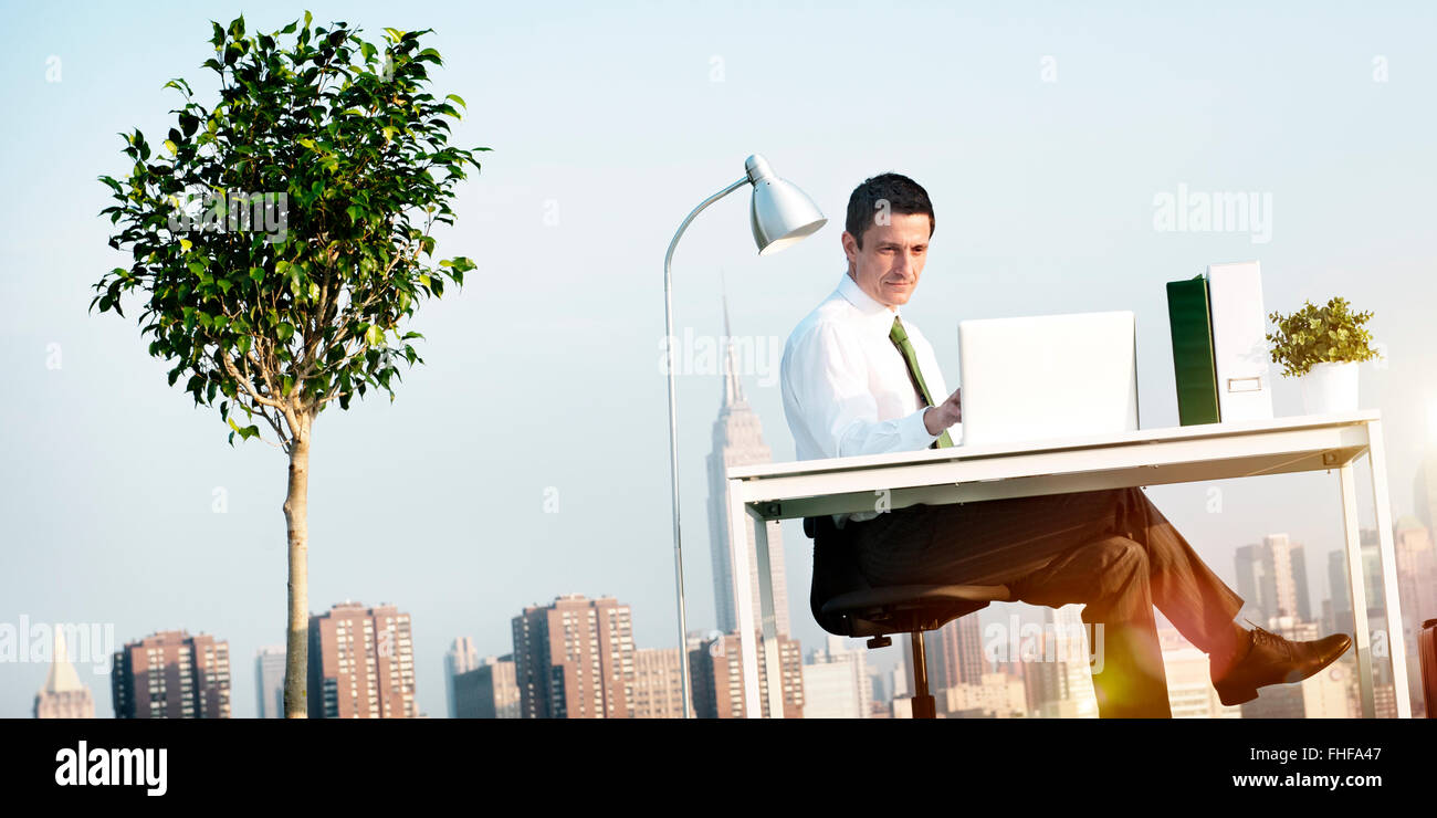 Business man Green Office concetto sul tetto Foto Stock