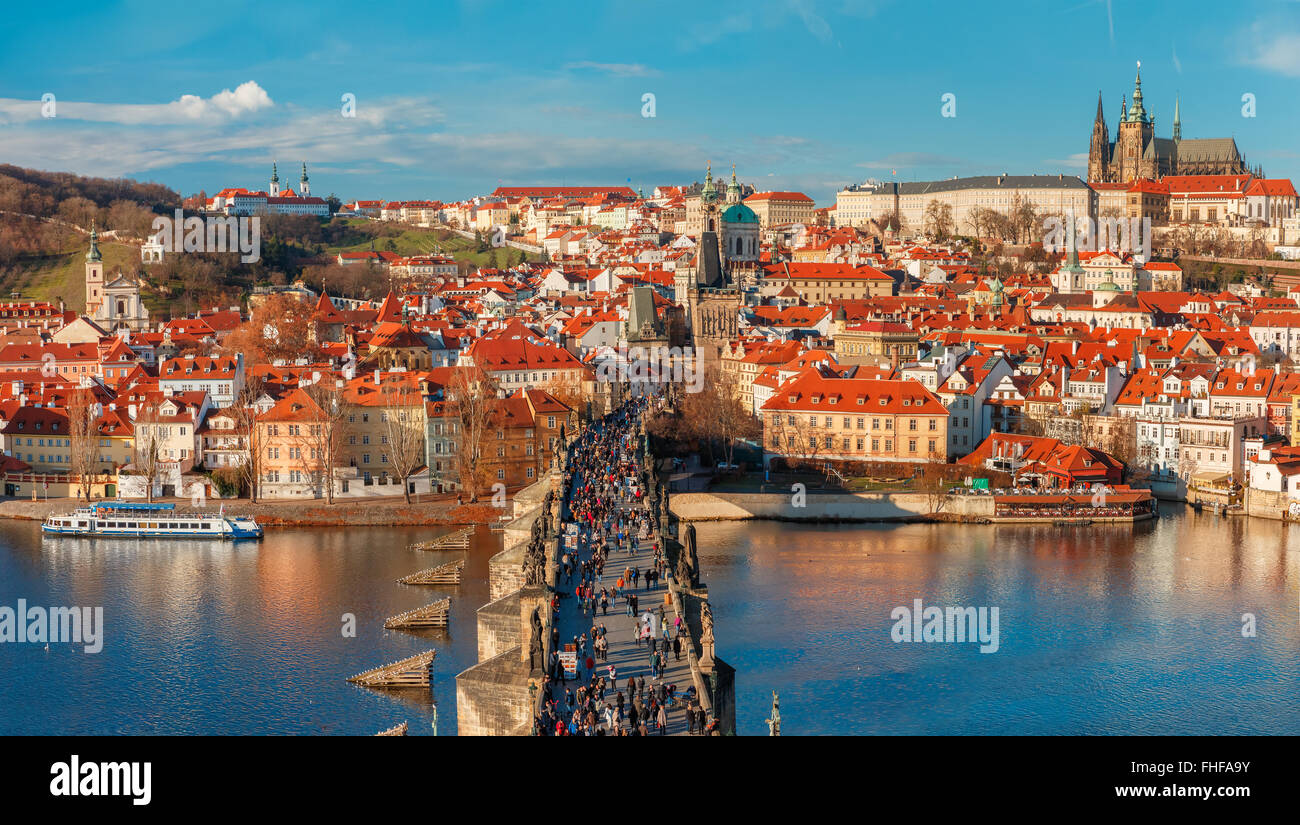 Il Castello di Praga e sul Ponte Carlo, Repubblica Ceca Foto Stock