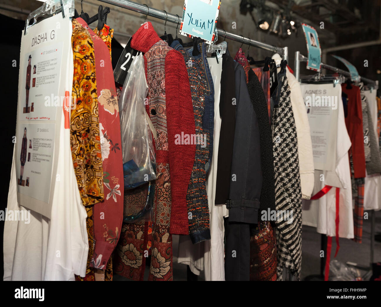 Fashion desigual immagini e fotografie stock ad alta risoluzione - Alamy