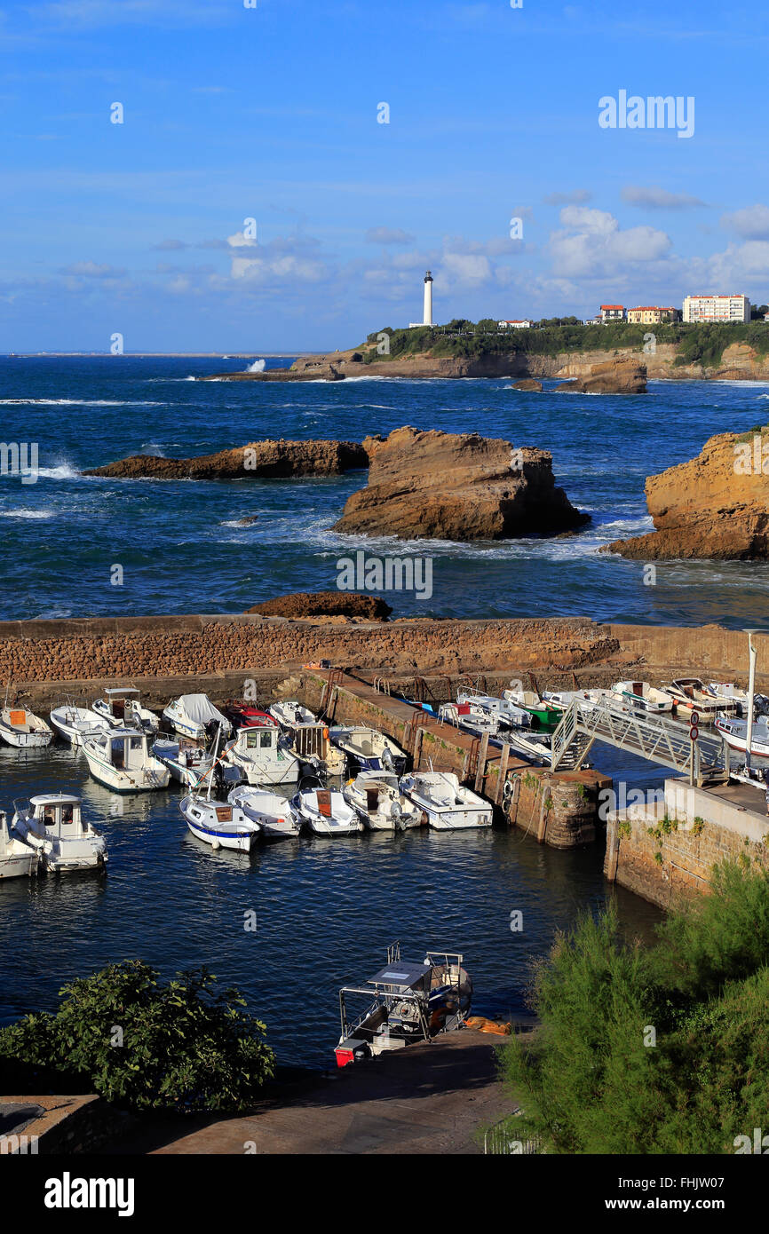 Vista aerea del porto di pescatori, Biarritz, Pirenei Atlantiques, Aquitaine, Francia Foto Stock