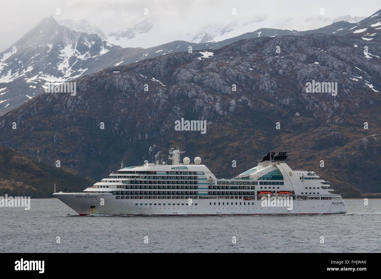 Luxury Cruise Ship denominato Seabourn soggiorno vele sulla spettacolare Canale di Beagle Foto Stock
