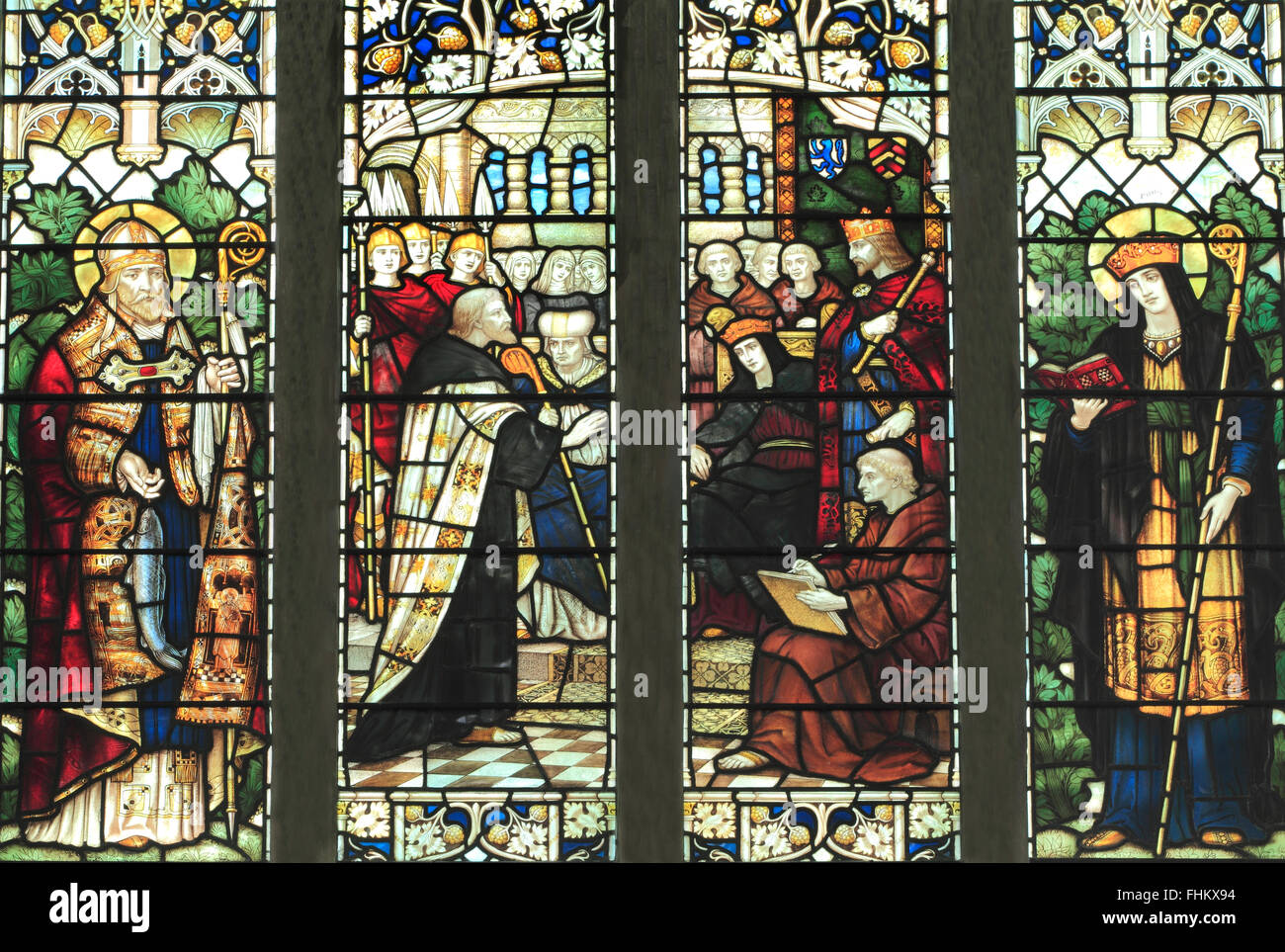 San Wilfrid, Arcivescovo Theodore, venerato Beda, San Hilda, vetrate di J. Powell & Figlio, 1900, Blakeney, Norfolk Foto Stock