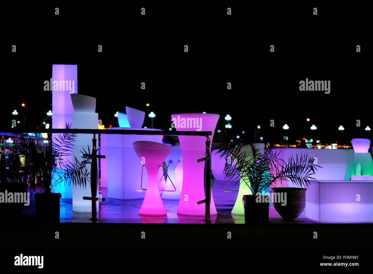 Bella notte cafe con retroilluminazione Foto Stock