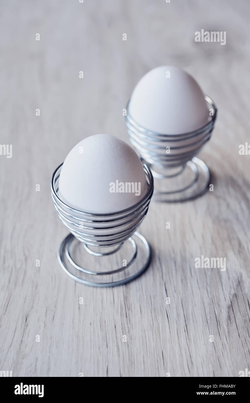 Le uova di pasqua su sfondo bianco Foto Stock