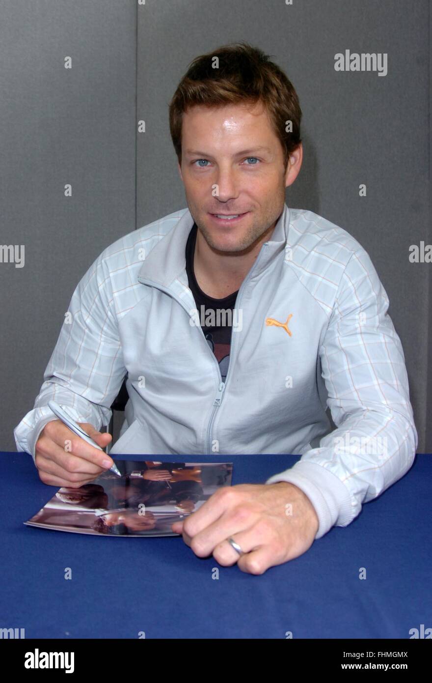 Jamie Bamber al collectormania 14 al centro di Milton keyens Foto Stock