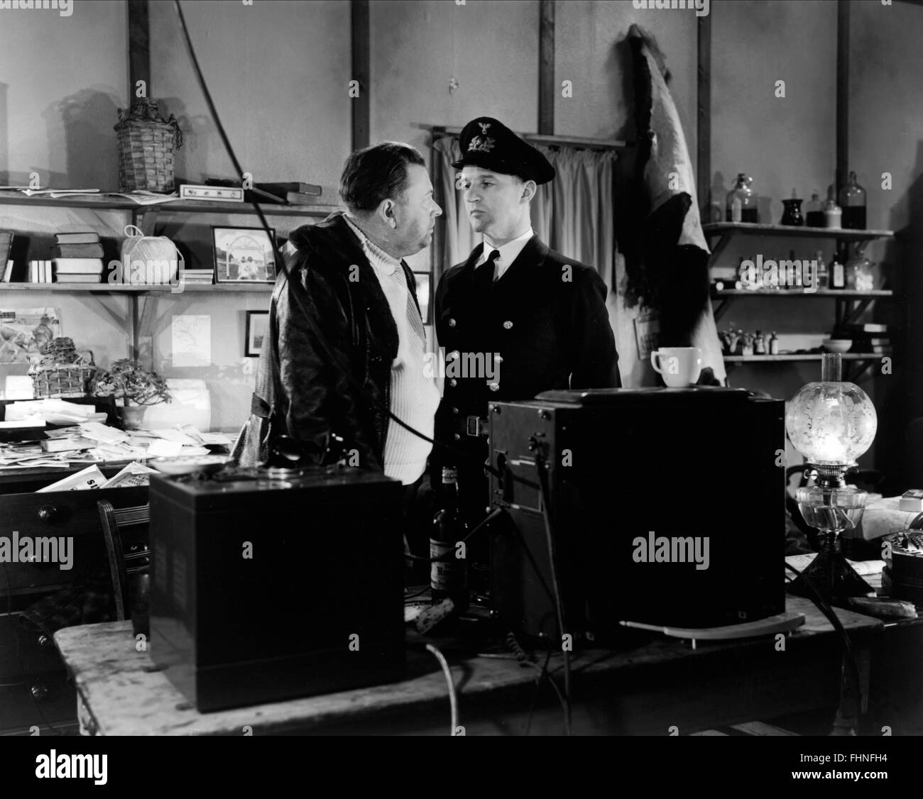 In scena con Eric Portman 49esimo parallelo; QUARANTANOVESIMO parallelo; gli invasori (1941). Foto Stock