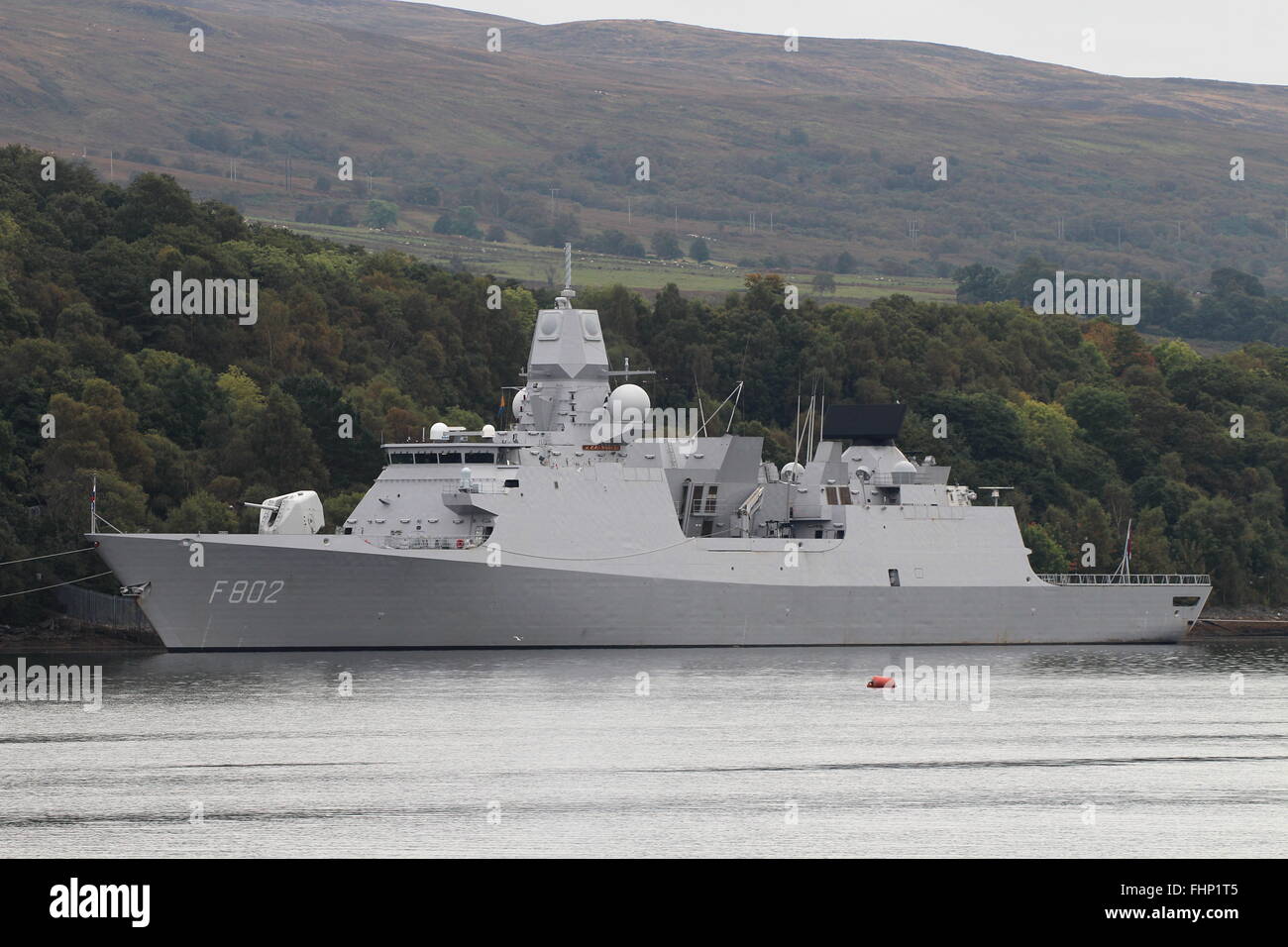 HNLMS De Zeven Provincien (F802), della Marina reale olandese, ormeggiato a Faslane prima di esercitare congiuntamente il guerriero 15-2. Foto Stock