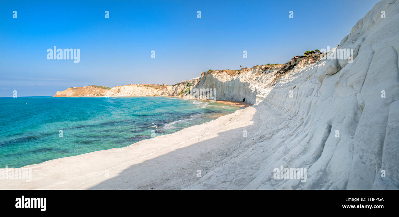 La scala dei turchi in Sicilia con cielo blu - Italia Foto Stock