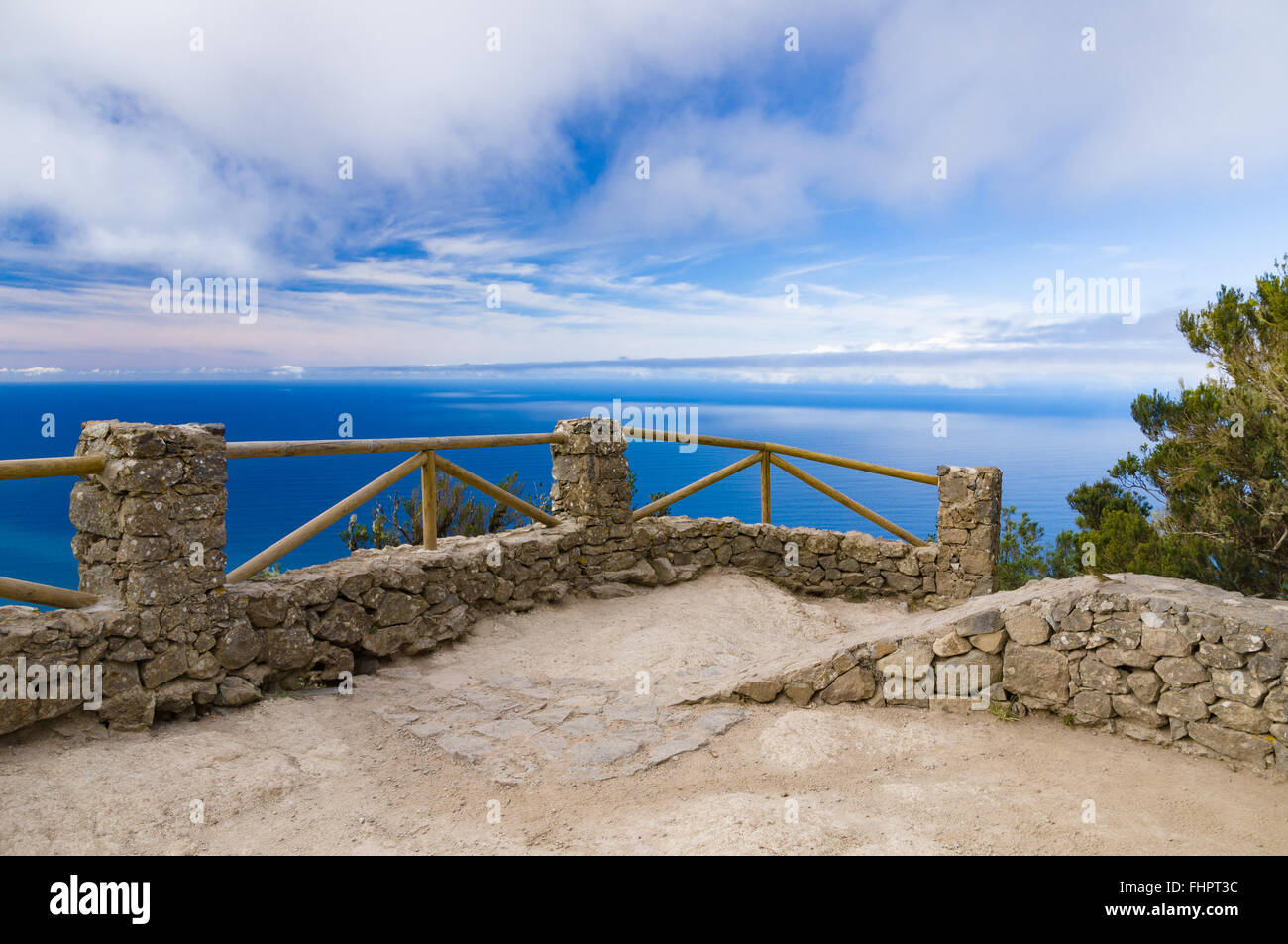 Sky e vista oceano dal Mirador Cabezo del Tejo, Tenerife, Spagna Foto Stock