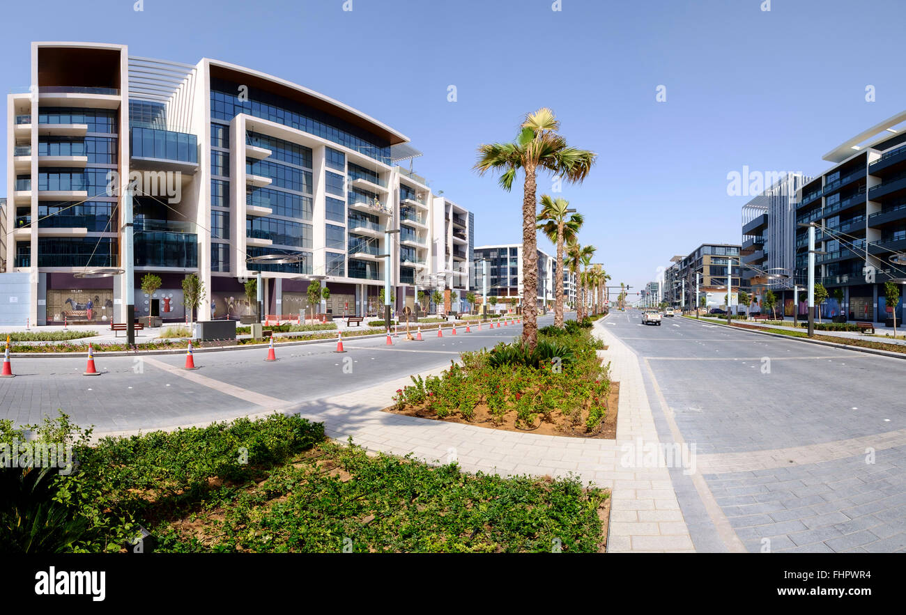 Vista di edifici di appartamenti in costruzione al nuovo quartiere residenziale chiamato Citywalk in Dubai Emirati Arabi Uniti Foto Stock