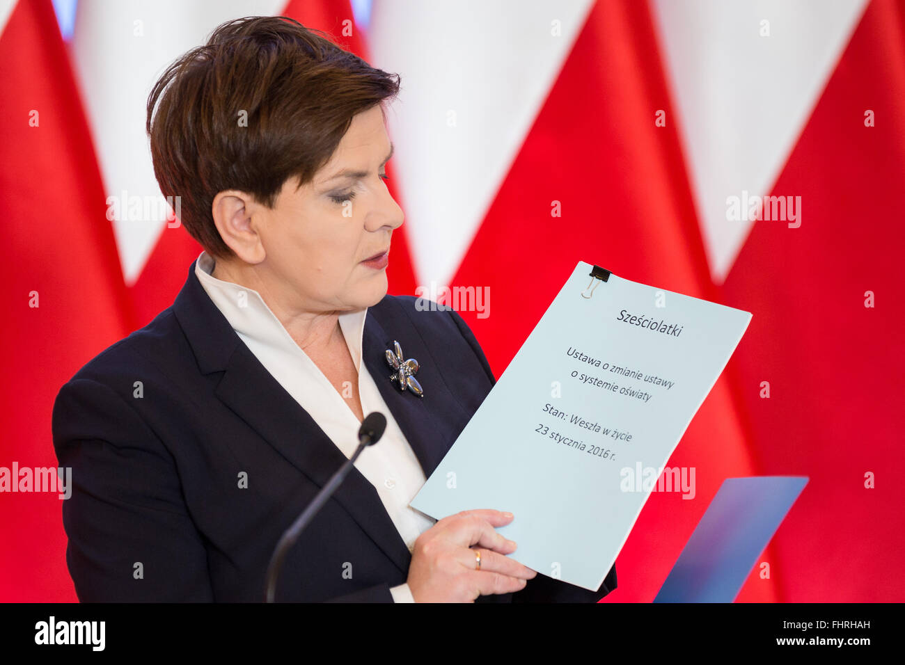 Varsavia, Polonia. Il 26 febbraio, 2016. Il Primo Ministro polacco Beata Szydlo durante la conferenza stampa presso la cancelleria del Primo Ministro il 26 febbraio 2016 a Varsavia in Polonia. Credito: MW/Alamy Live News Foto Stock