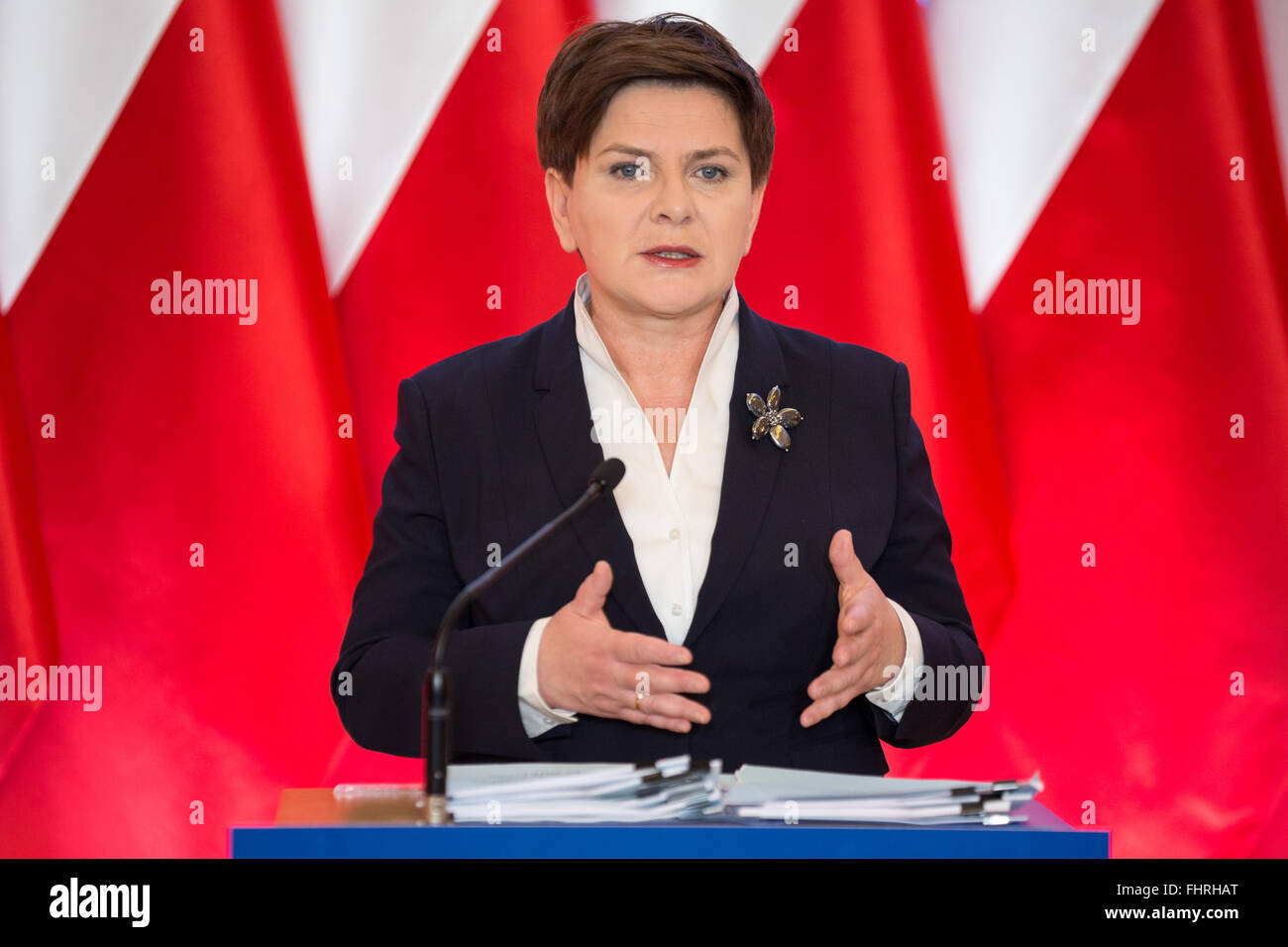 Varsavia, Polonia. Il 26 febbraio, 2016. Il Primo Ministro polacco Beata Szydlo durante la conferenza stampa presso la cancelleria del Primo Ministro il 26 febbraio 2016 a Varsavia in Polonia. Credito: MW/Alamy Live News Foto Stock