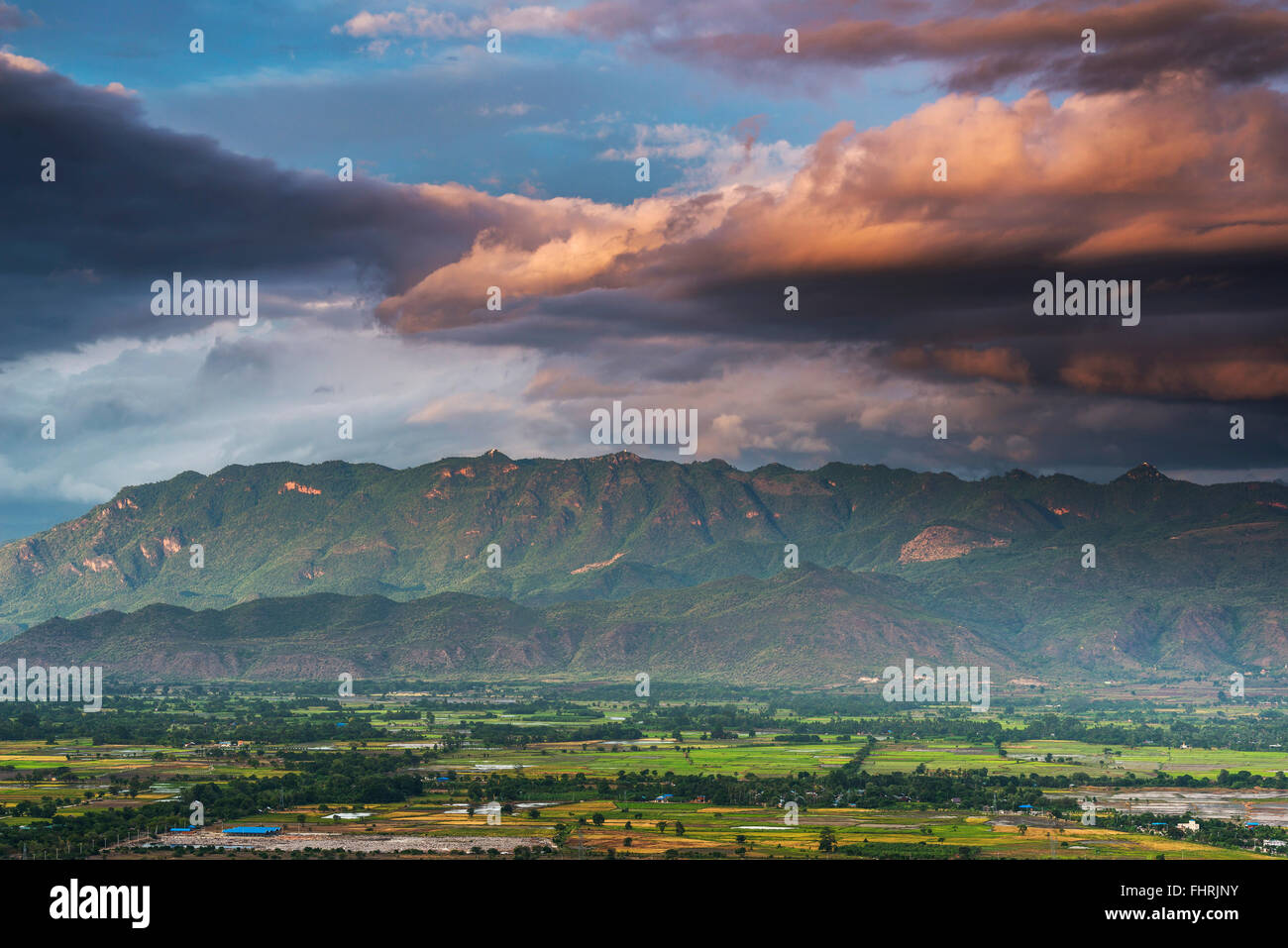 Vista da Mandalay Hill, tramonto, Mandalay Mandalay Division, MYANMAR Birmania Foto Stock