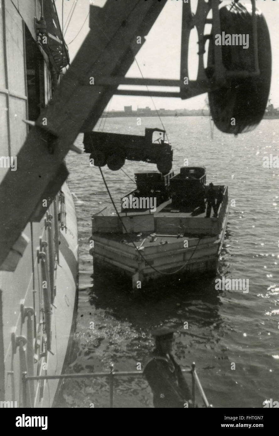 Salire a bordo di un autocarro, Brindisi, Italia Foto Stock