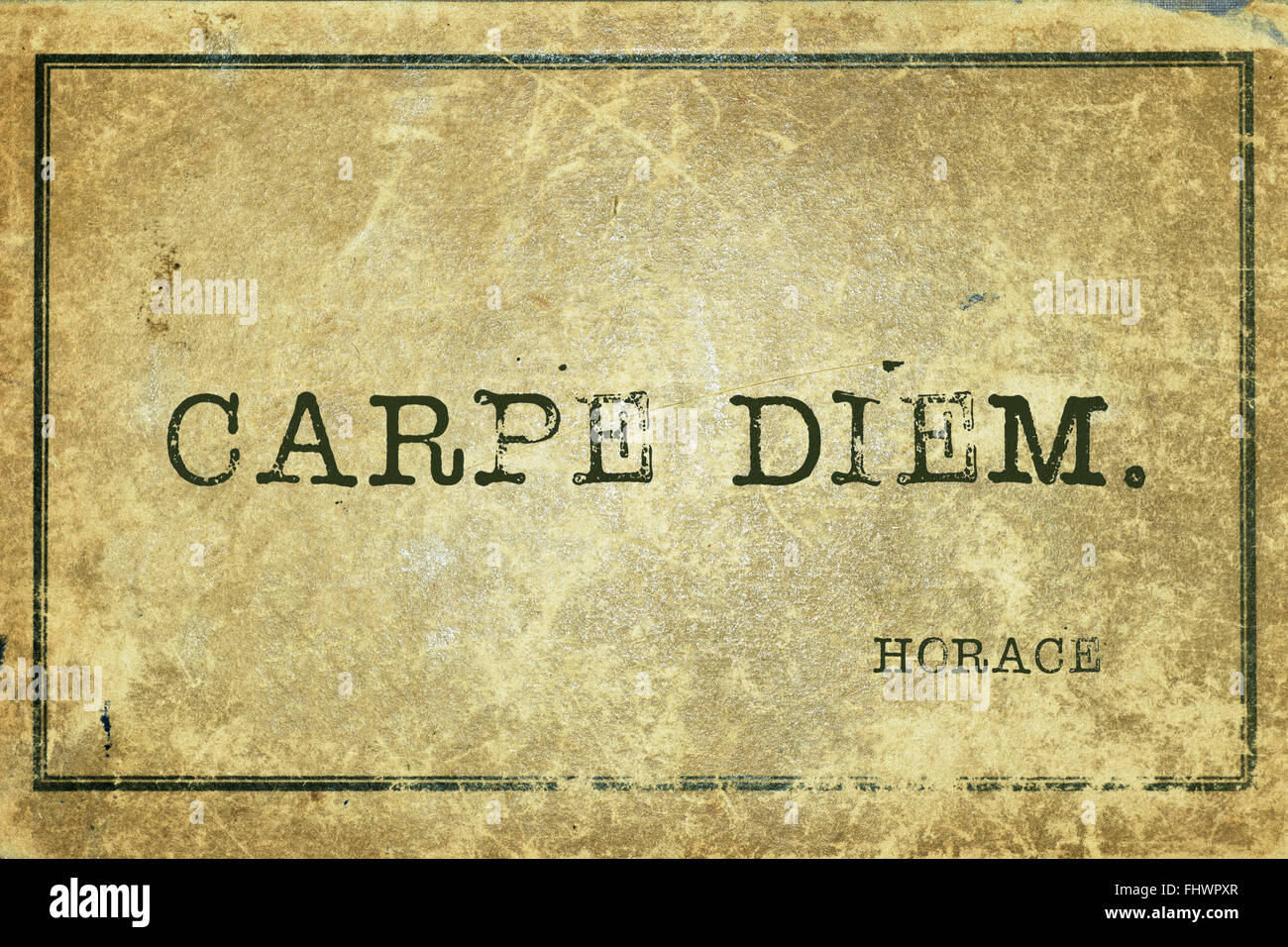 Carpe diem - antico poeta romano Orazio preventivo stampato su grunge cartone vintage Foto Stock