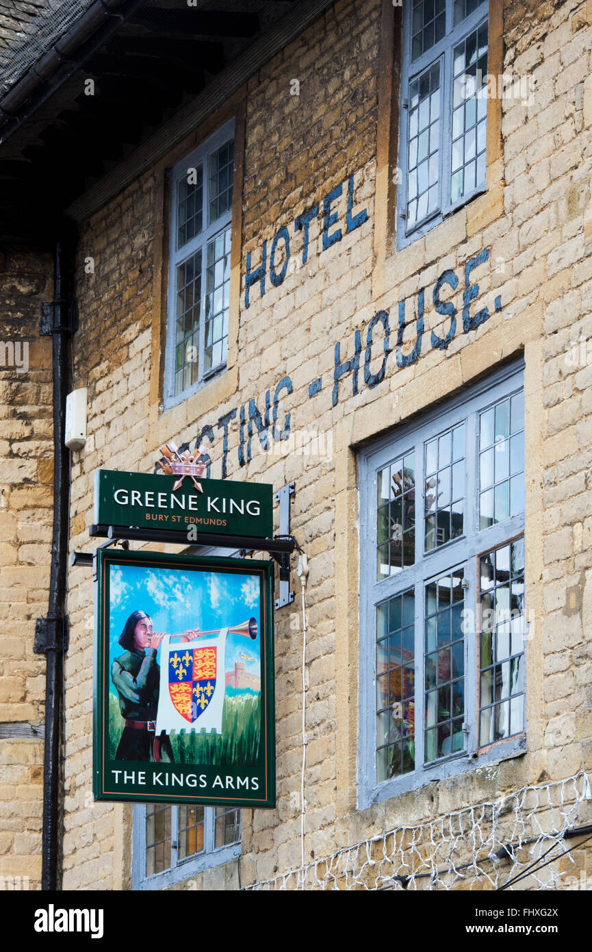 Il Kings Arms firmare e inviare house hotel, Stow on the Wold, Gloucestershire, Cotswolds, Inghilterra Foto Stock