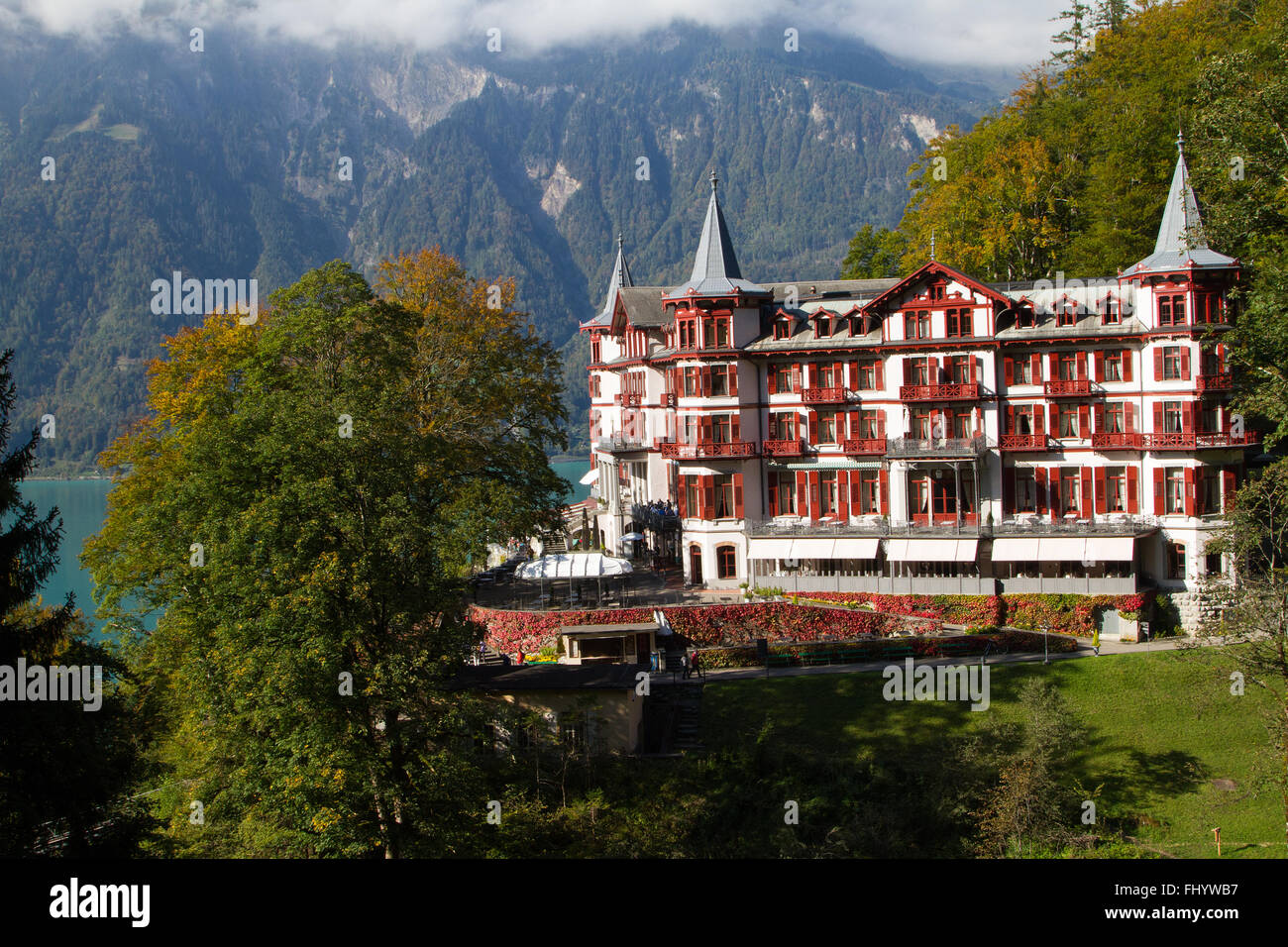 Lo storico Grand Hotel Giessbach lungo il lago di Brienz Interlaken Svizzera Foto Stock