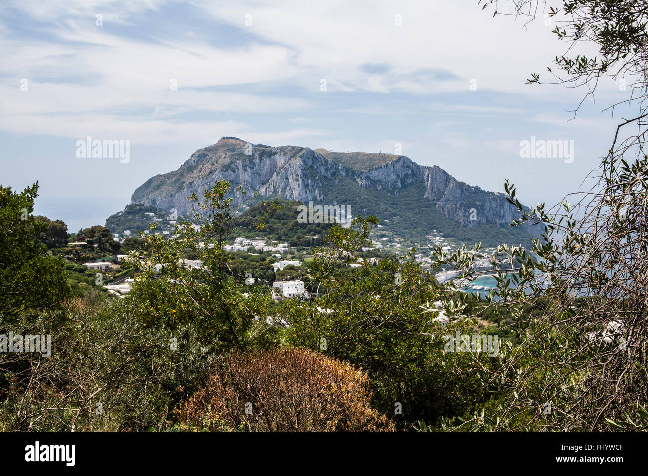 Monte Solaro su Capri vista a distanza Foto Stock