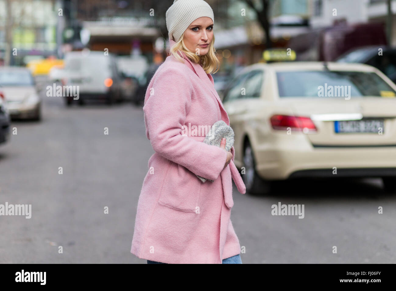 Mercedes Benz Fashion Week Berlin Autunno/Inverno 2016 - dotato di street style®: membro del pubblico Dove: Berlino, Germania Quando: 20 Gen 2016 Foto Stock