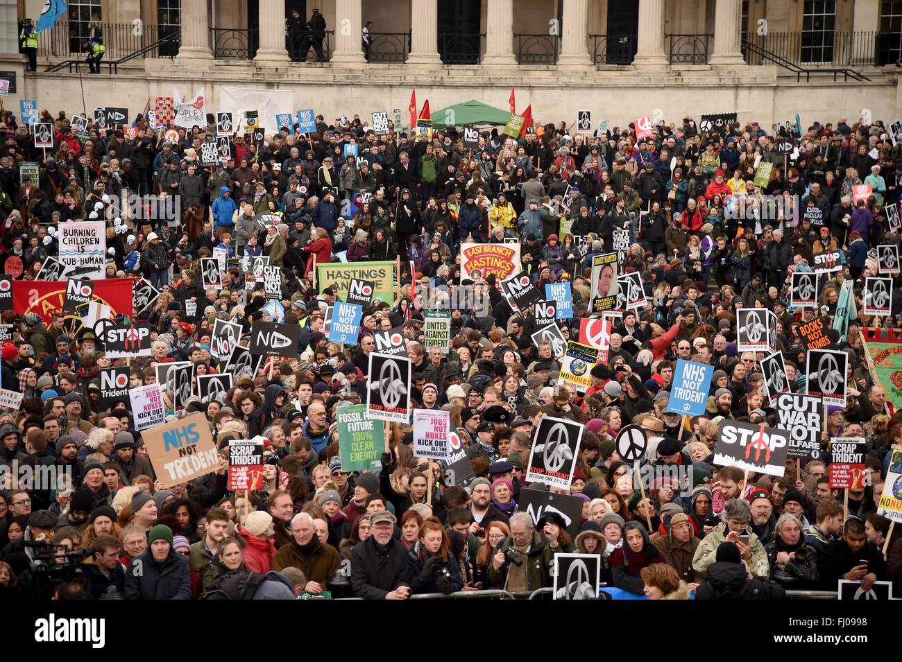 CND Anti Trident protesta, LONDRA, REGNO UNITO, Folle a Trafalgar Square Foto Stock