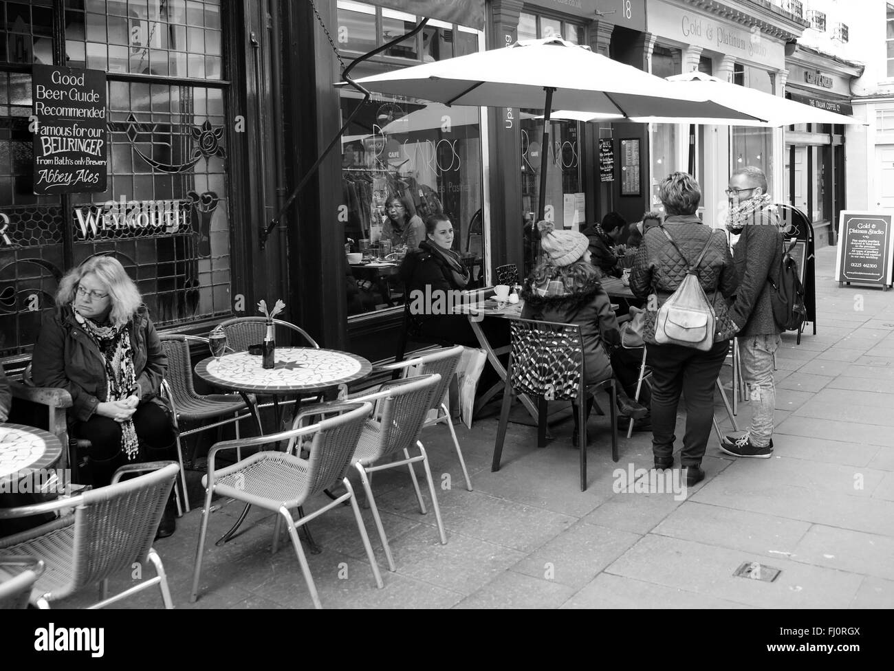 Street Cafe a Bath, Inghilterra. 26 Febbraio 2016 Foto Stock