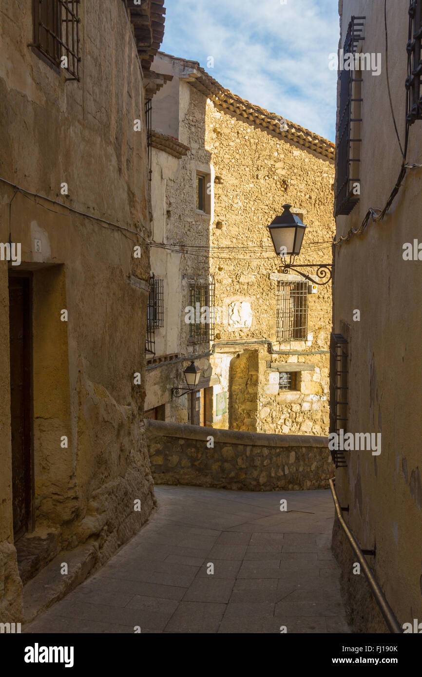 Tipiche le strade e gli edifici della famosa città di Cuenca, Spagna Foto Stock