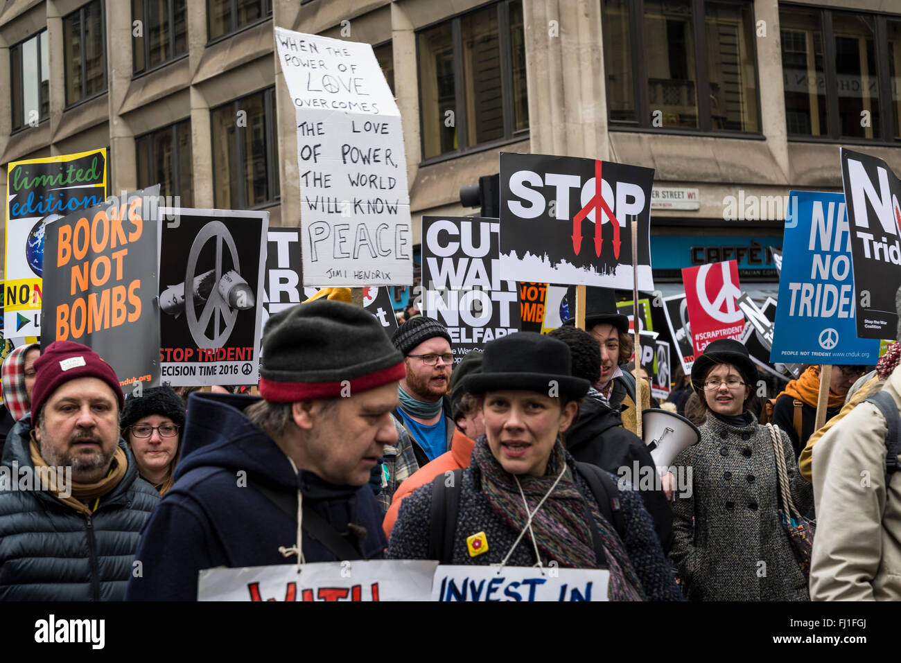Londra, Regno Unito. Il 27 febbraio, 2016. Arrestare Trident dimostrazione organizzata dalla Campagna per il disarmo nucleare, Londra, Inghilterra, Regno Unito. 27/02/2016: Credito Bjanka Kadic/Alamy Live News Foto Stock