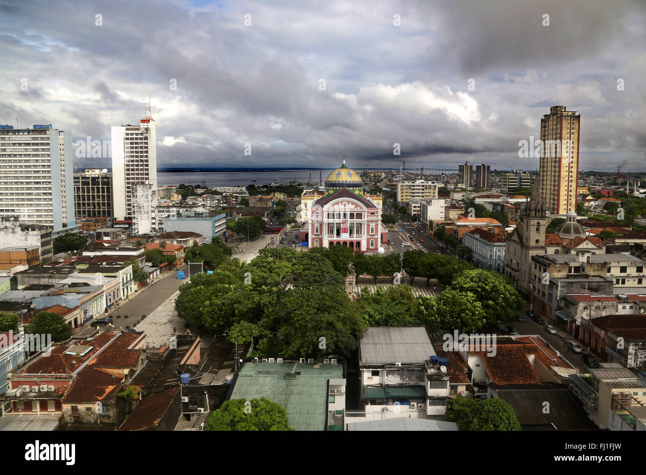 Panorama su Manaus, Amazon, con teatro di Manaus , Brasile Foto Stock
