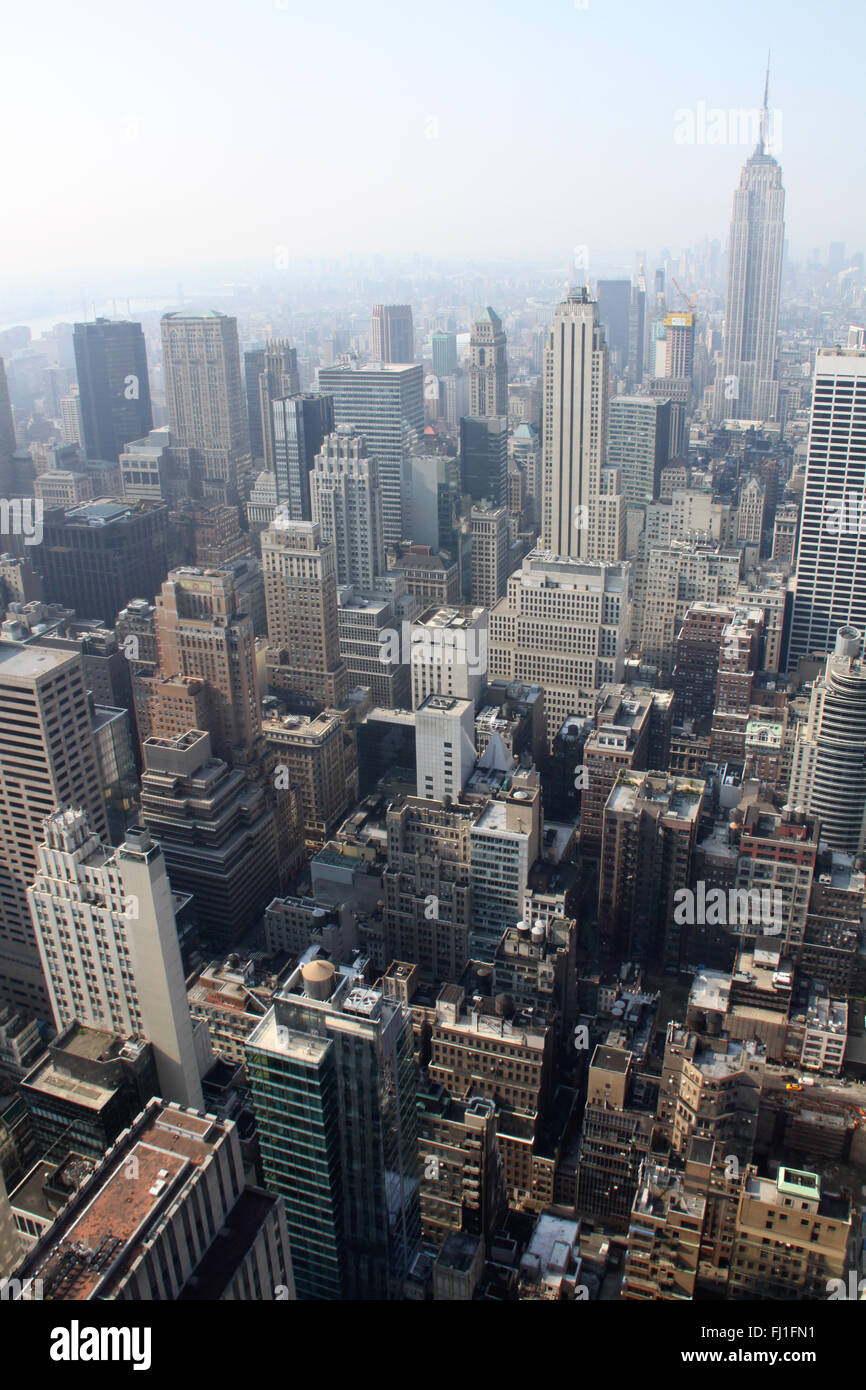 Panorama su Manhattan , New York City , architettura, persone e vita quotidiana Foto Stock