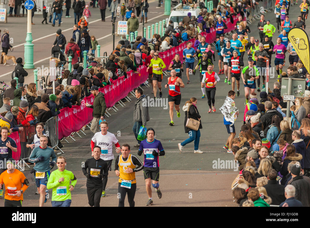 La finitura di Brighton Mezza Maratona 28 febbraio 2016, East Sussex, Inghilterra. Foto Stock