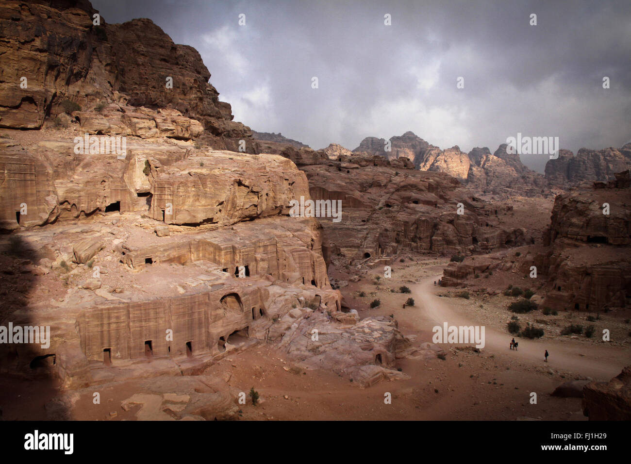 Petra, Giordania - paesaggio e persone beduin Foto Stock