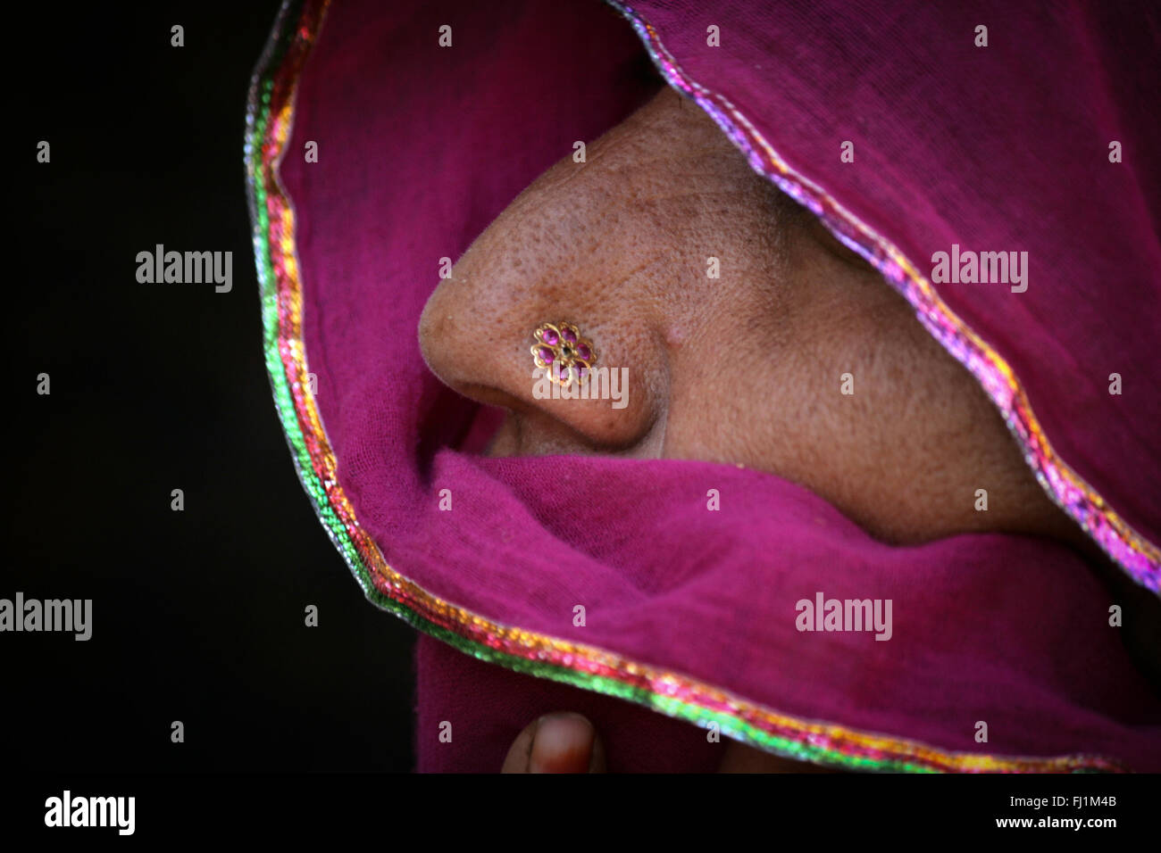 Donna naso anello piercing in Jaisalmer ,India Foto Stock