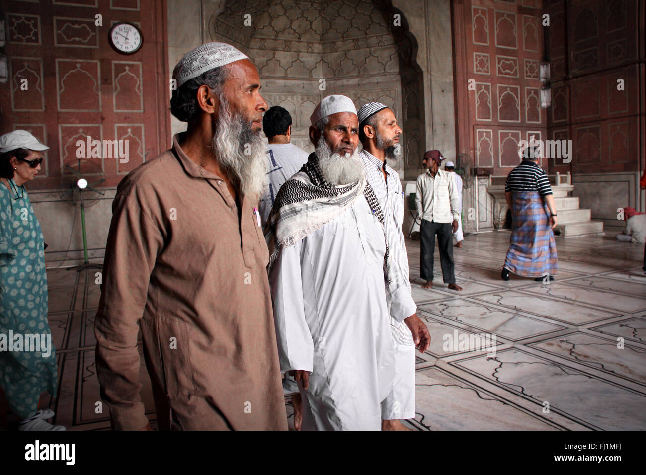 I musulmani pregano a Jama Masjid (grande moschea) di Vecchia Delhi , India Foto Stock