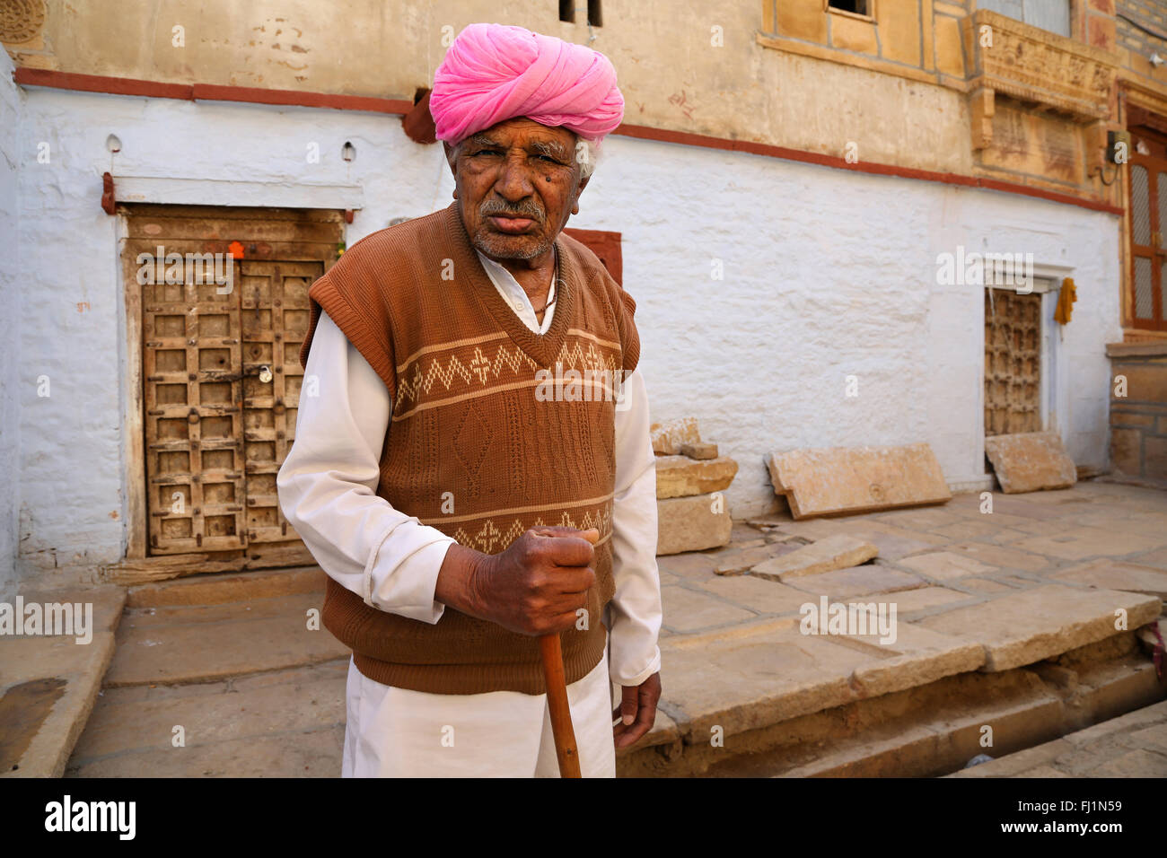 Ritratto di uomo con turbante in Jaisalmer , Rajasthan, India Foto Stock