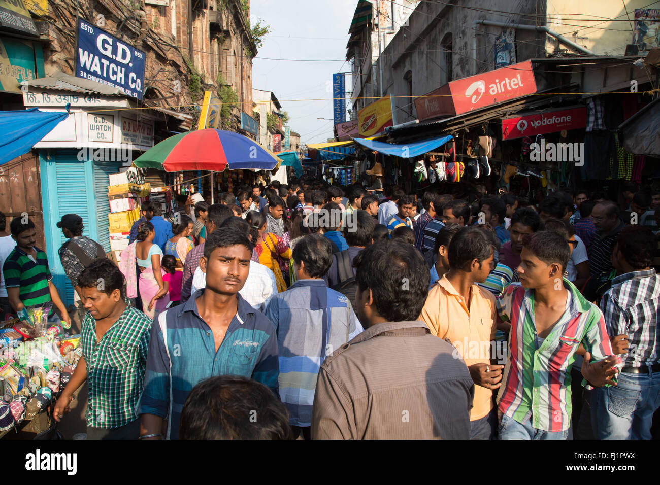 Folla per le strade di Calcutta , Nuova area di mercato Foto Stock